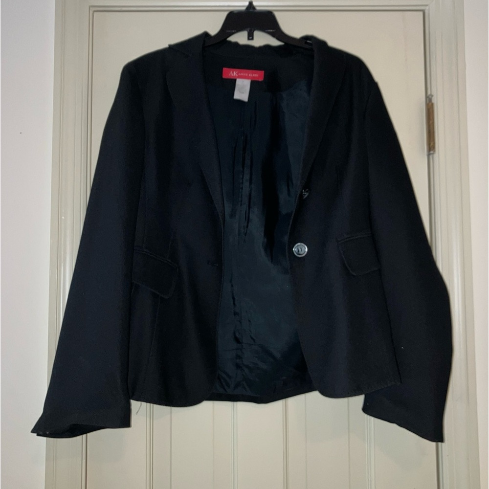 Women’s Vintage Anne Klein Black Long Sleeve Button Blazer Jacket 6 Shoulder Pad